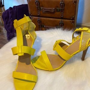 Neon Yellow Heels💛